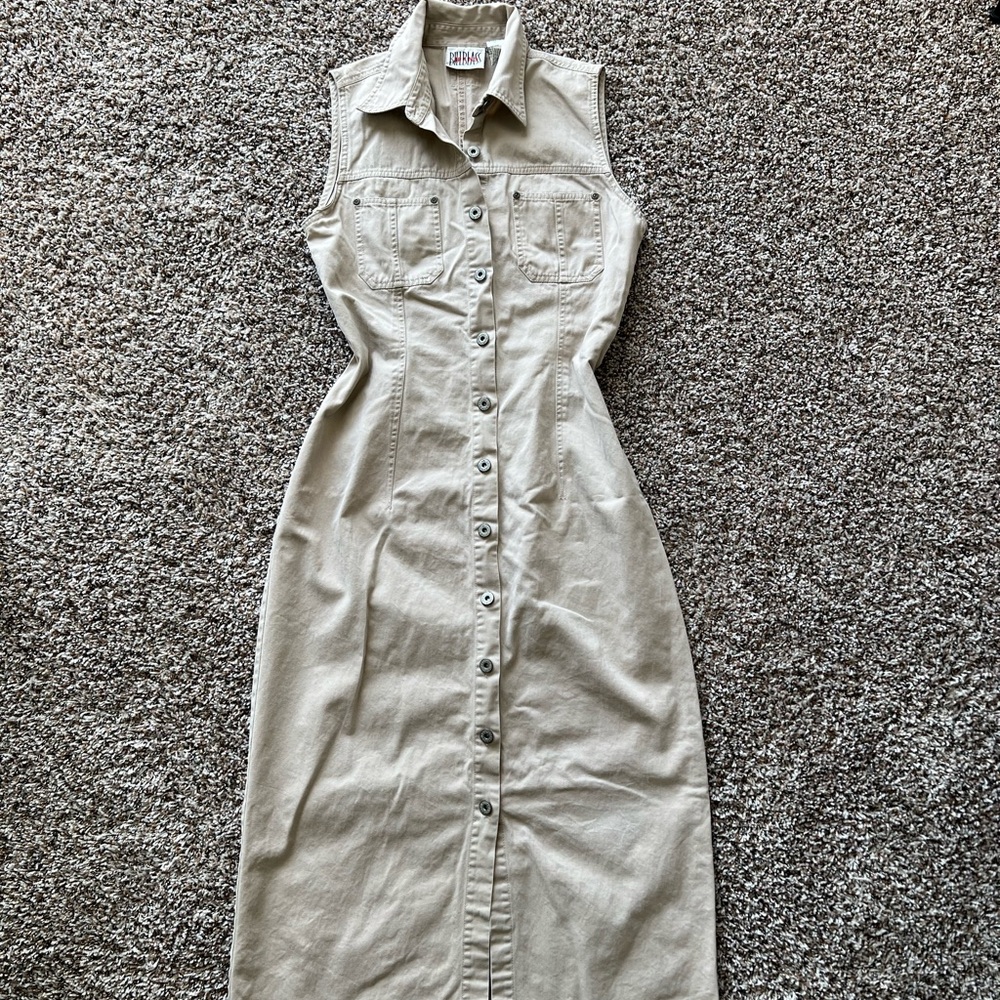 Billblass Sleeveless Button-Front Maxi Dress in Cream - Picture 5 of 8